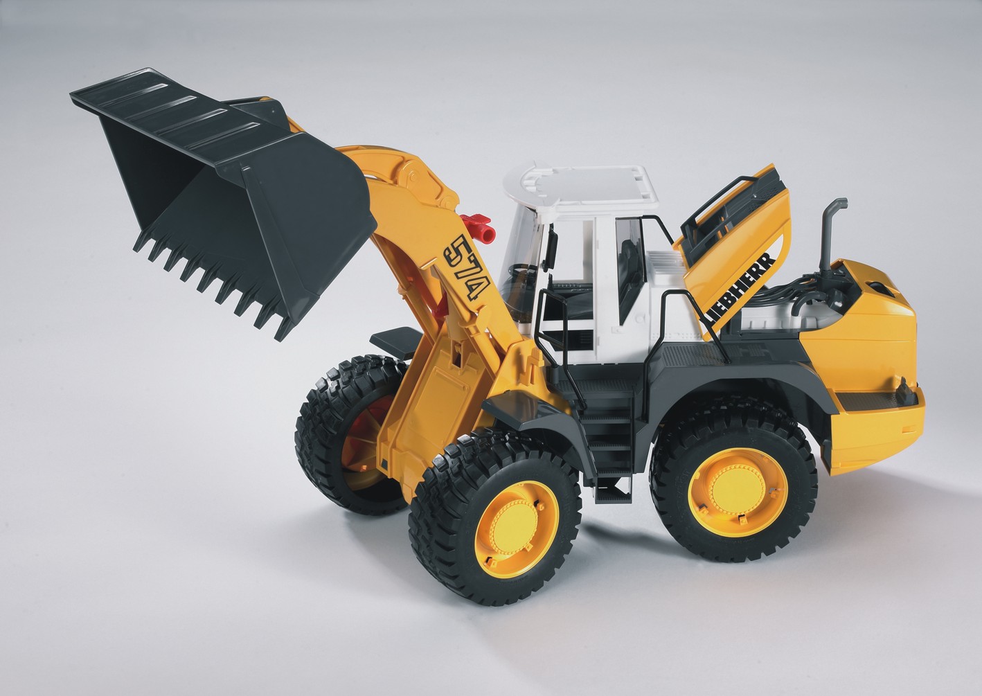 Nakladač Liebherr L574 - Bruder 02430 - Obrázek 2