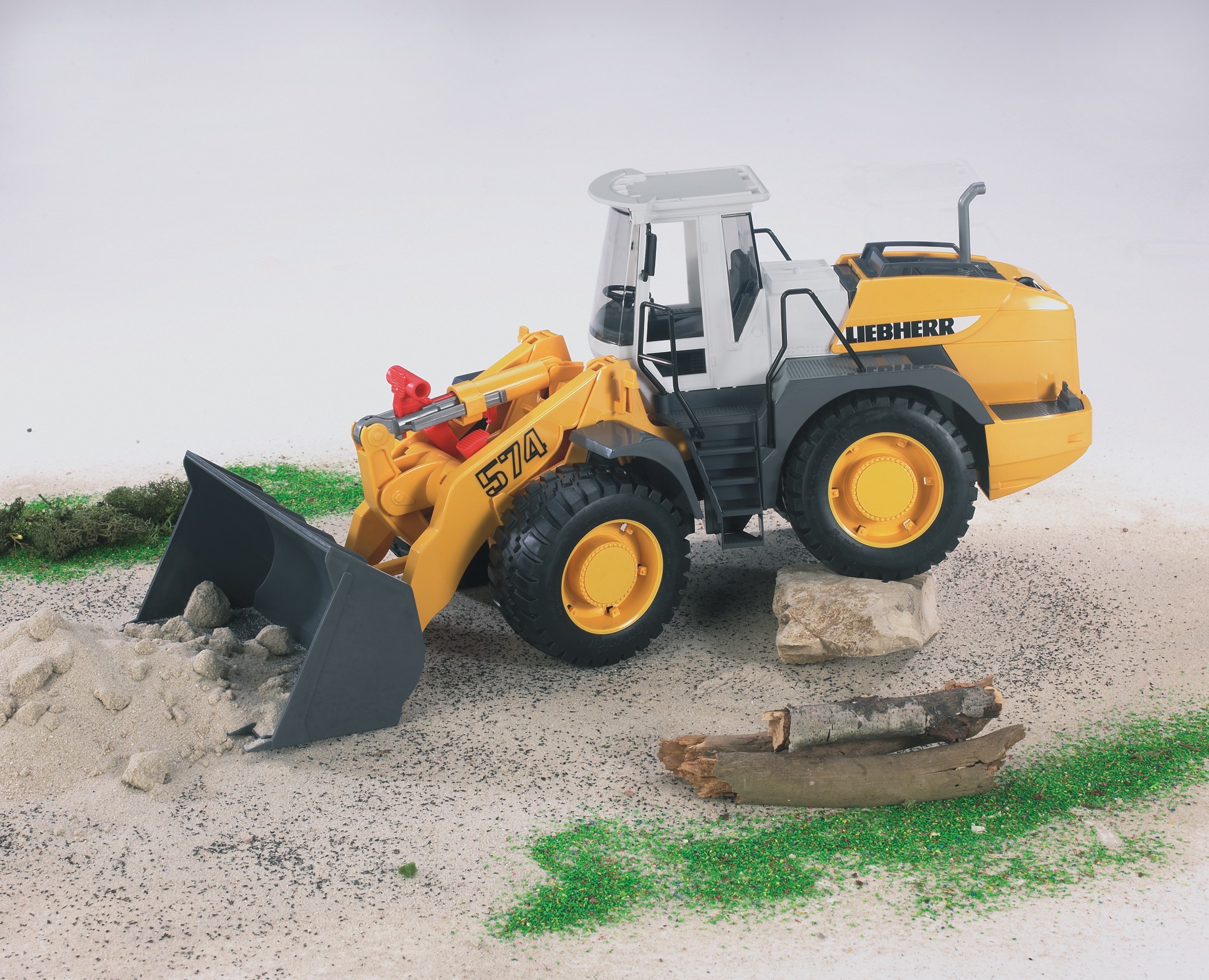 Nakladač Liebherr L574 - Bruder 02430 - Obrázek 4