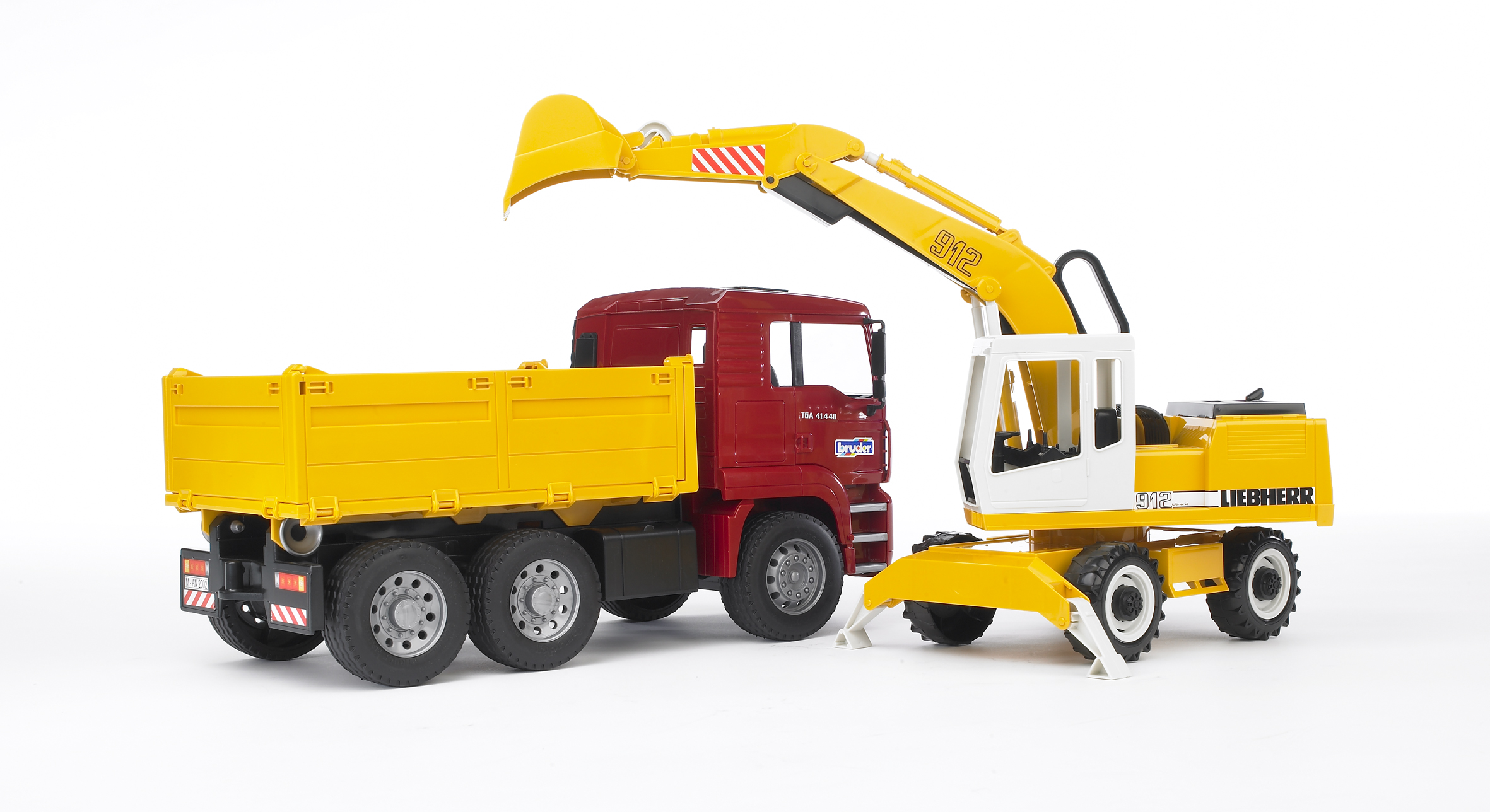 Sklápěčka MAN TGA s bagrem Liebherr - Bruder 02751