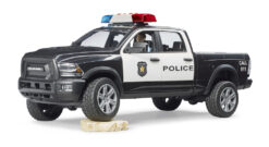 Alternative view of Policejní vůz RAM 2500 s policistou - Bruder 02505